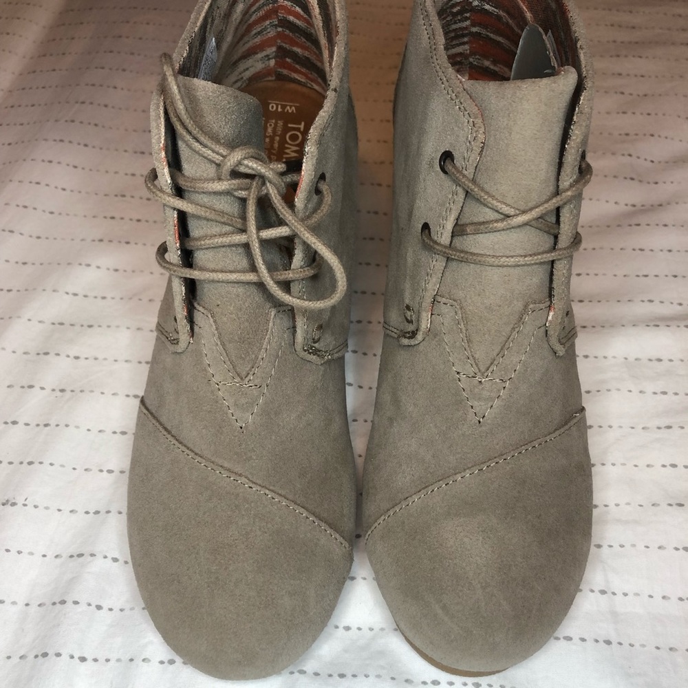 TOMS Wedge Heel - Suede